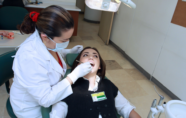 Para atención de padecimientos bucales cuenta IMSS con más de 2 mil estomatólogos y más de mil consultorios en el país