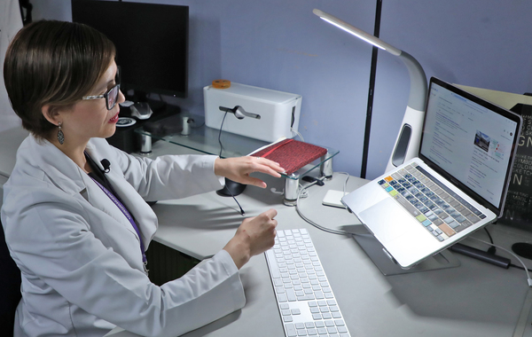 El IMSS reconoce a las mujeres médicas por su aporte histórico en la atención a la salud, docencia e investigación