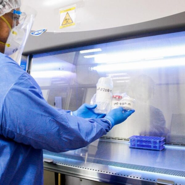 Laboratorio Estatal de Salud Pública de Quintana Roo alcanza primer lugar nacional en estándares de calidad en el país: Mara Lezama