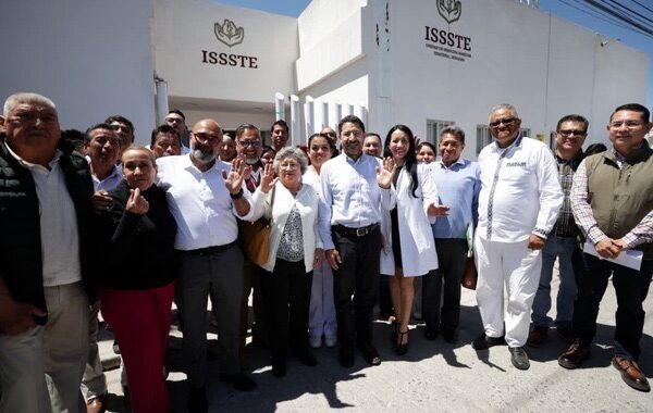 Resalta Martí Batres 97% de medicamentos en farmacias del ISSSTE a nivel nacional