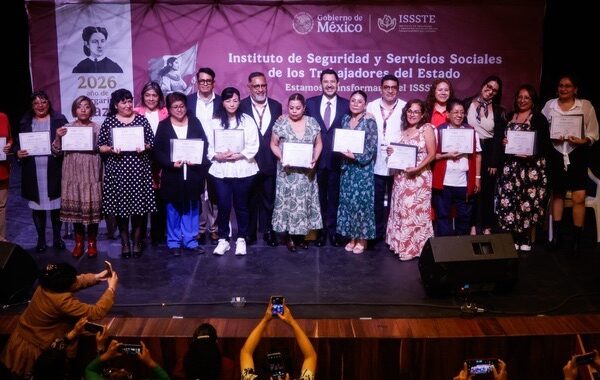 Reconoce Martí Batres a educadoras de las Estancias para el Bienestar y Desarrollo Infantil del ISSSTE