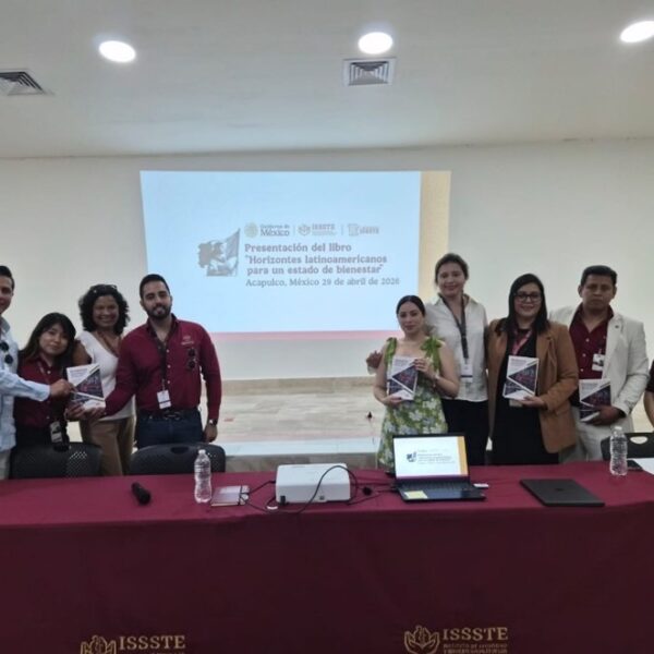 ISSSTE presenta en el HRAE Acapulco publicación editorial sobre el bienestar social