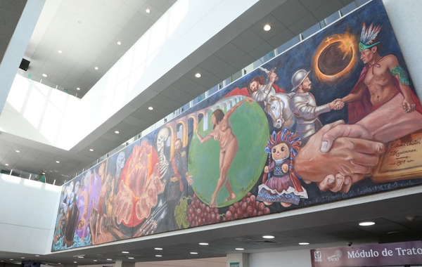 Zoé Robledo y gobernador Mauricio Kuri inauguran mural “Pulso”; recorren el HGR No. 2 “El Marqués” de Querétaro