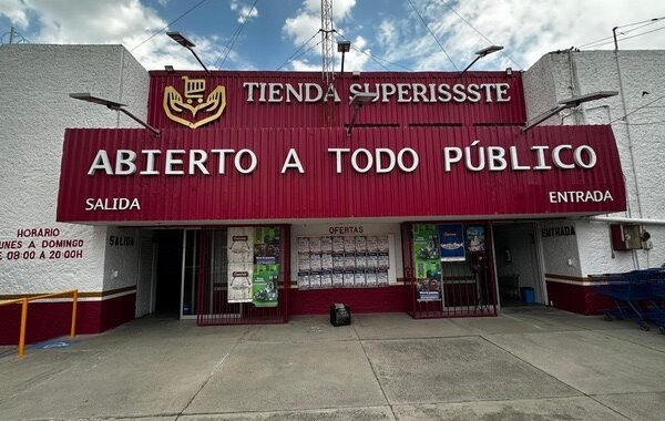Con inversión y resultados, SUPERISSSTE impulsa la transformación de su tienda en San Juan del Río