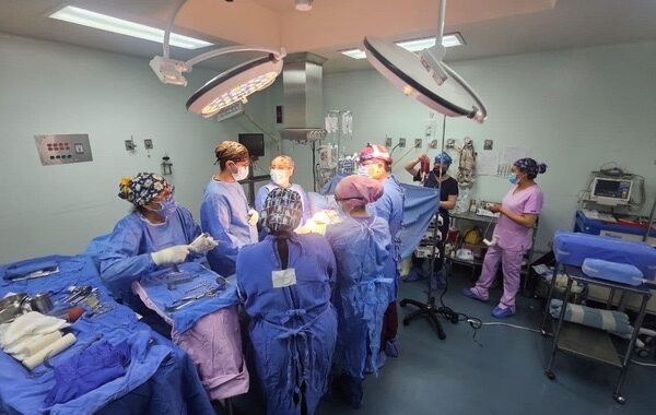 Por primera vez, HG del ISSSTE en Toluca realiza cirugía ortopédica de alta especialidad a paciente de 65 años