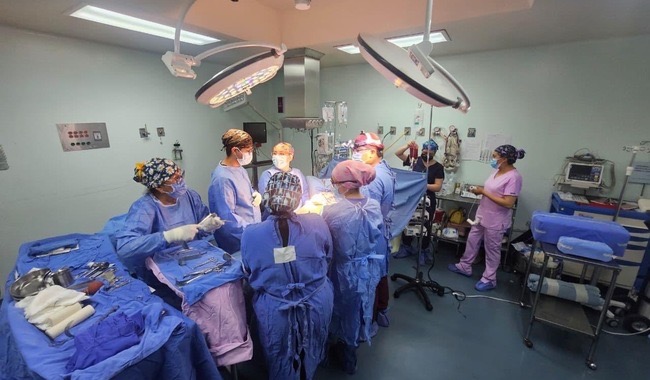 Por primera vez, HG del ISSSTE en Toluca realiza cirugía ortopédica de alta especialidad a paciente de 65 años