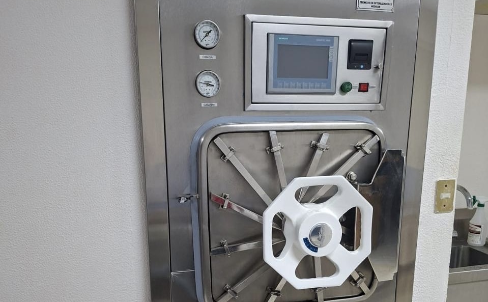 Estrena CMFEQ “Linares” del ISSSTE en Nuevo León nueva autoclave para esterilización de instrumental