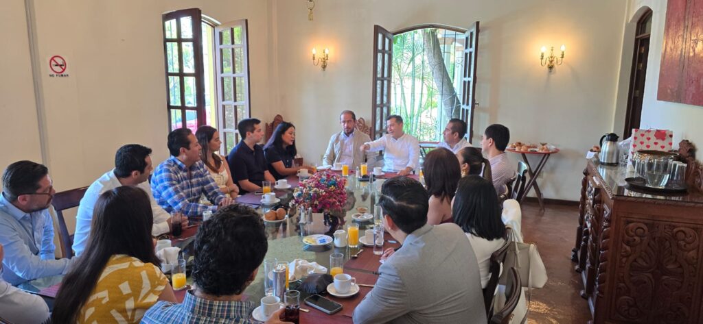 Se reúne senador Luis Alfonso Silva con líderes empresariales de Oaxaca