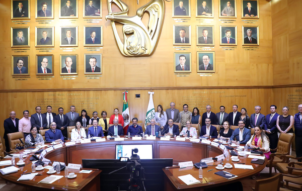 Trato digno, mejora de atención, apoyo a trabajadores y salud mental, temas prioritarios de la agenda IMSS y Sindicato