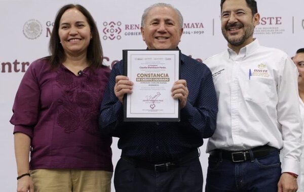 Encabeza Martí Batres la entrega de 423 constancias de finiquito de créditos FOVISSSTE en Mérida, Yucatán