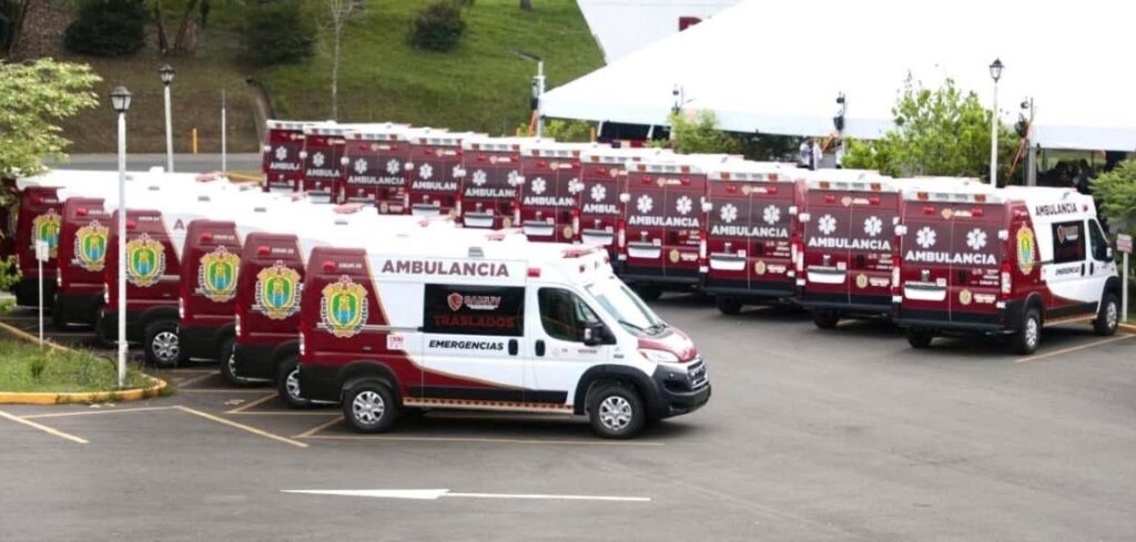 La salud no puede esperar: Gobernadora entrega 30 ambulancias a hospitales.