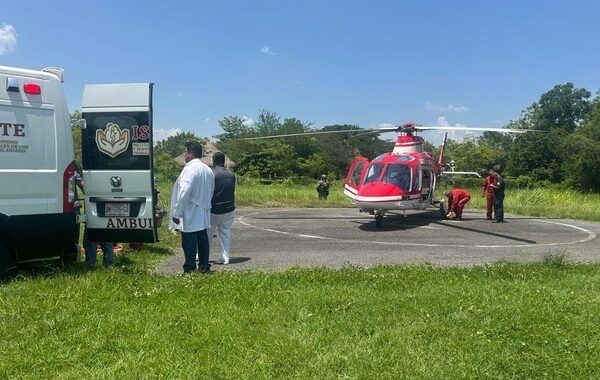 ISSSTE Hidalgo logra exitoso traslado aéreo de paciente no derechohabiente desde la Huasteca